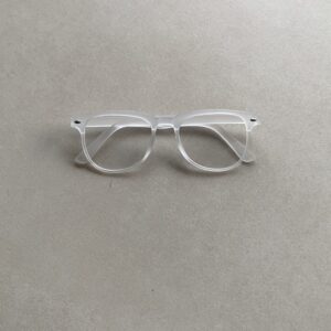 WHITE FRAME SUNGLASSES